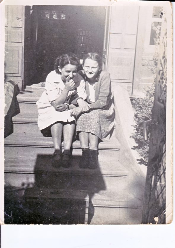 Ági, Nusi 1946