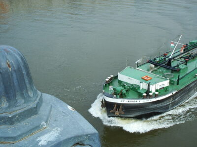 A hajó,a talpam alatt